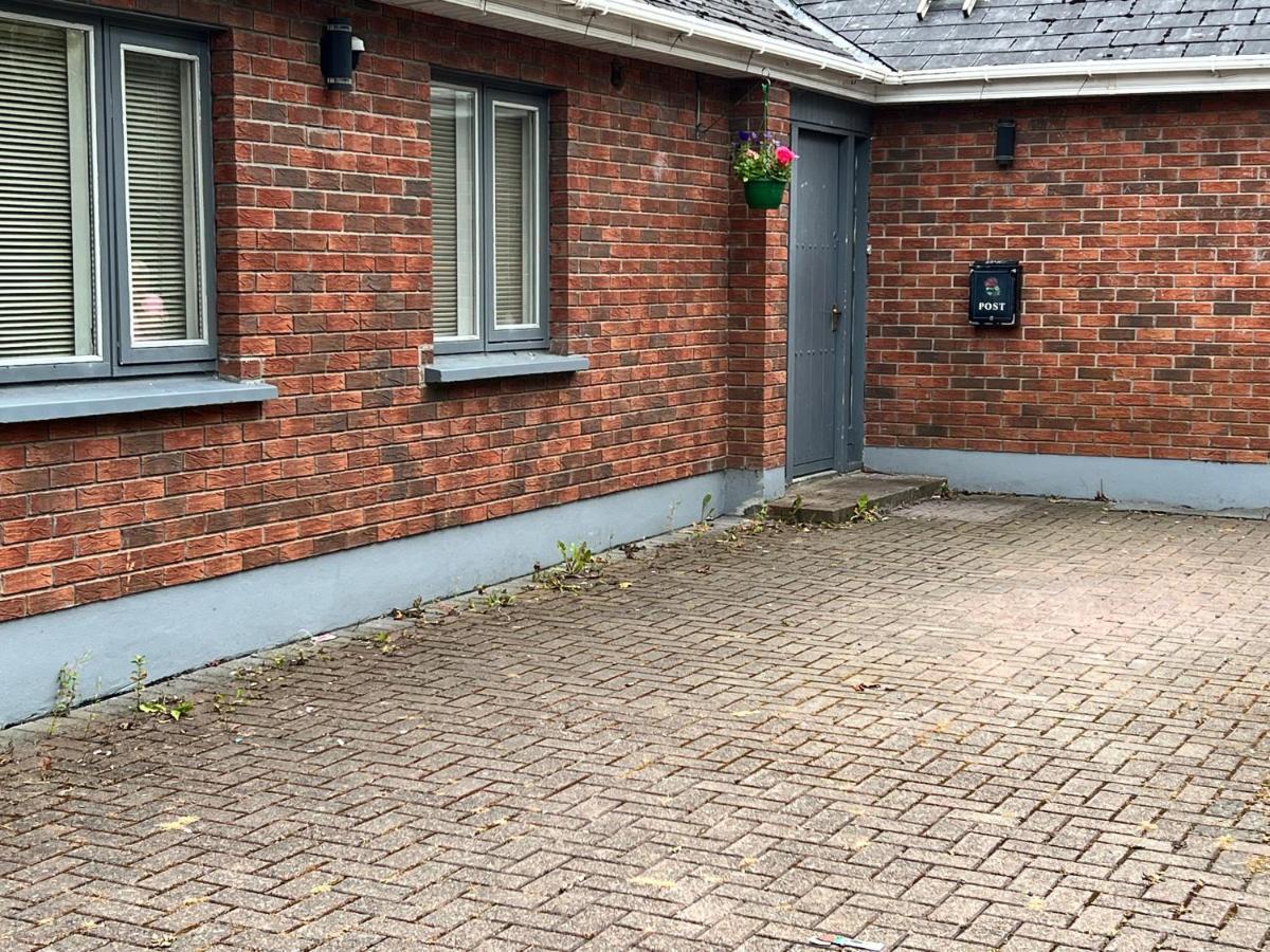 Halford House Hotel Leixlip Exterior foto